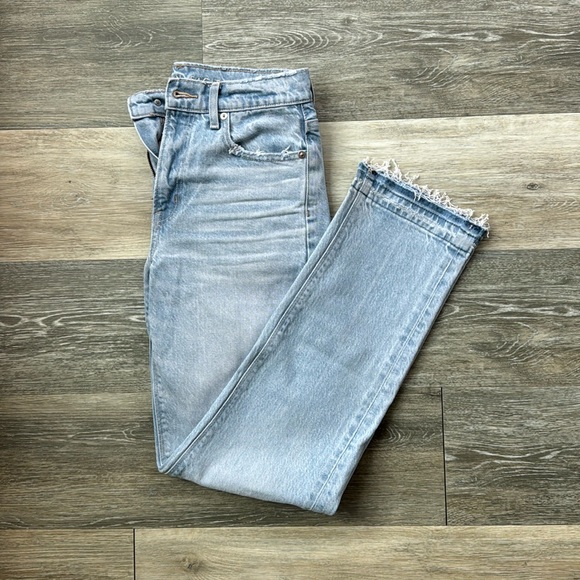 New With Tag American Eagle straight leg jeans size 2 - Picture 1 of 6